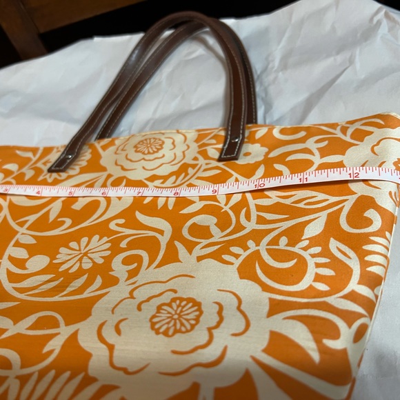 Tote Bag Orange Cream medium sized floral and swirled leaves brown handles - Picture 9 of 10